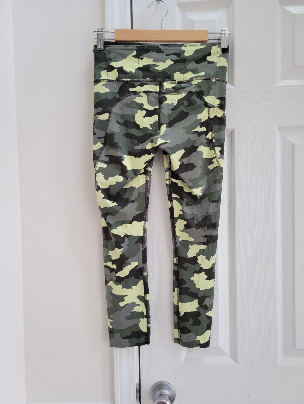 Lululemon 2PC UVP Camo Run Short Sleeve and Fast And Free Crop Leggings Size 6 - Picture 11 of 15